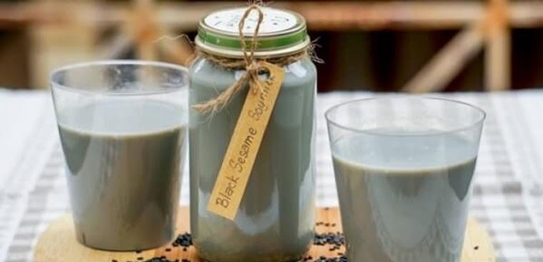 Sữa mè đen có tác dụng gì? Hướng dẫn cách làm sữa mè đen tại nhà vừa đơn giản mà lại vô cùng thơm ngon